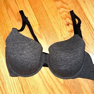 Auden Gray & Black 40D